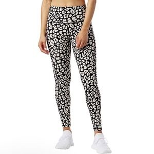 Glyder Directional ribbed leggings-black and cream-size xs